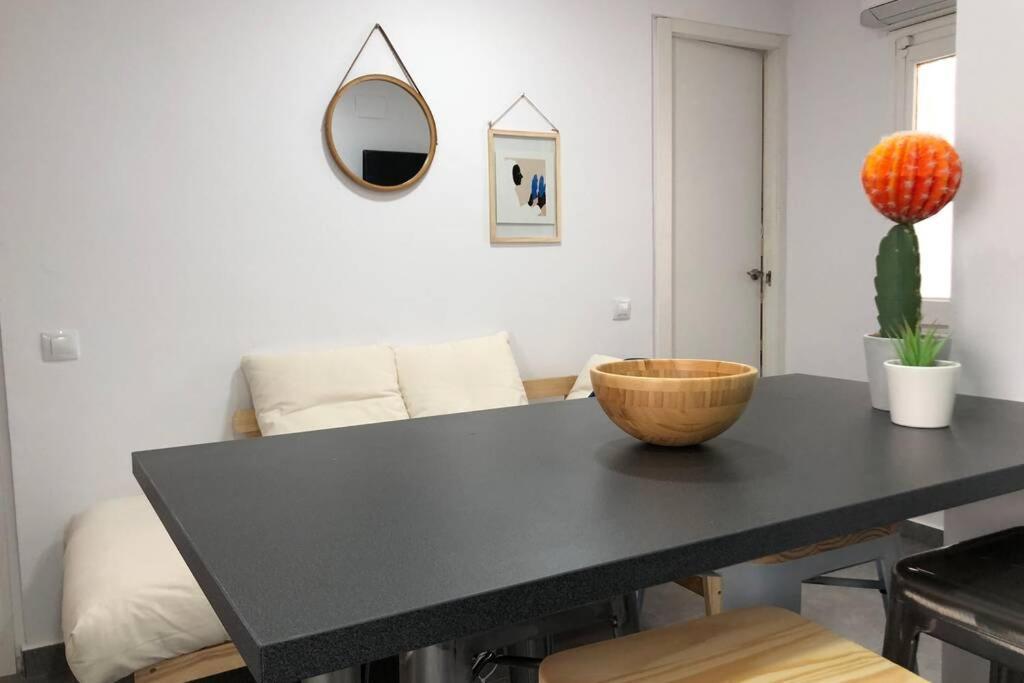 Ferienwohnung M4 Cool Terrace. 1 Min To Metro. 15 Min To Center Esplugues de Llobregat Exterior foto