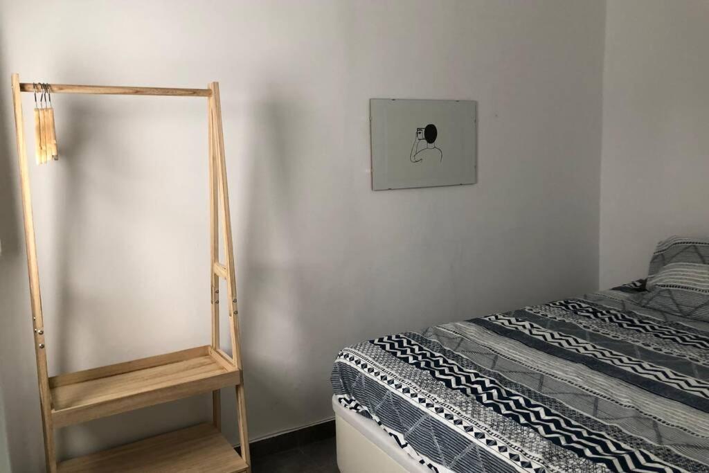 Ferienwohnung M4 Cool Terrace. 1 Min To Metro. 15 Min To Center Esplugues de Llobregat Exterior foto