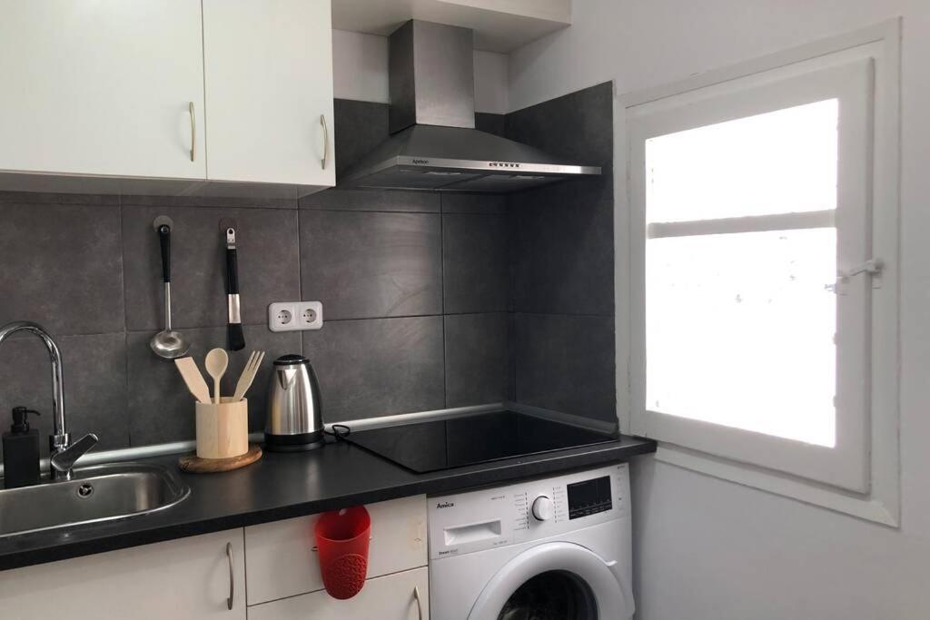 Ferienwohnung M4 Cool Terrace. 1 Min To Metro. 15 Min To Center Esplugues de Llobregat Exterior foto