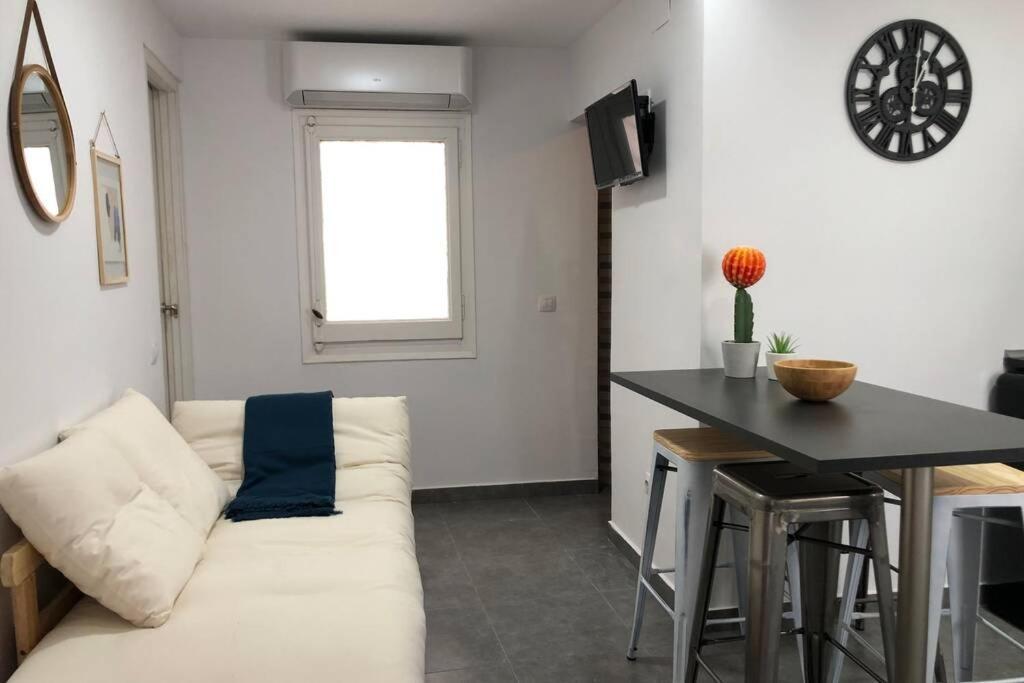 Ferienwohnung M4 Cool Terrace. 1 Min To Metro. 15 Min To Center Esplugues de Llobregat Exterior foto